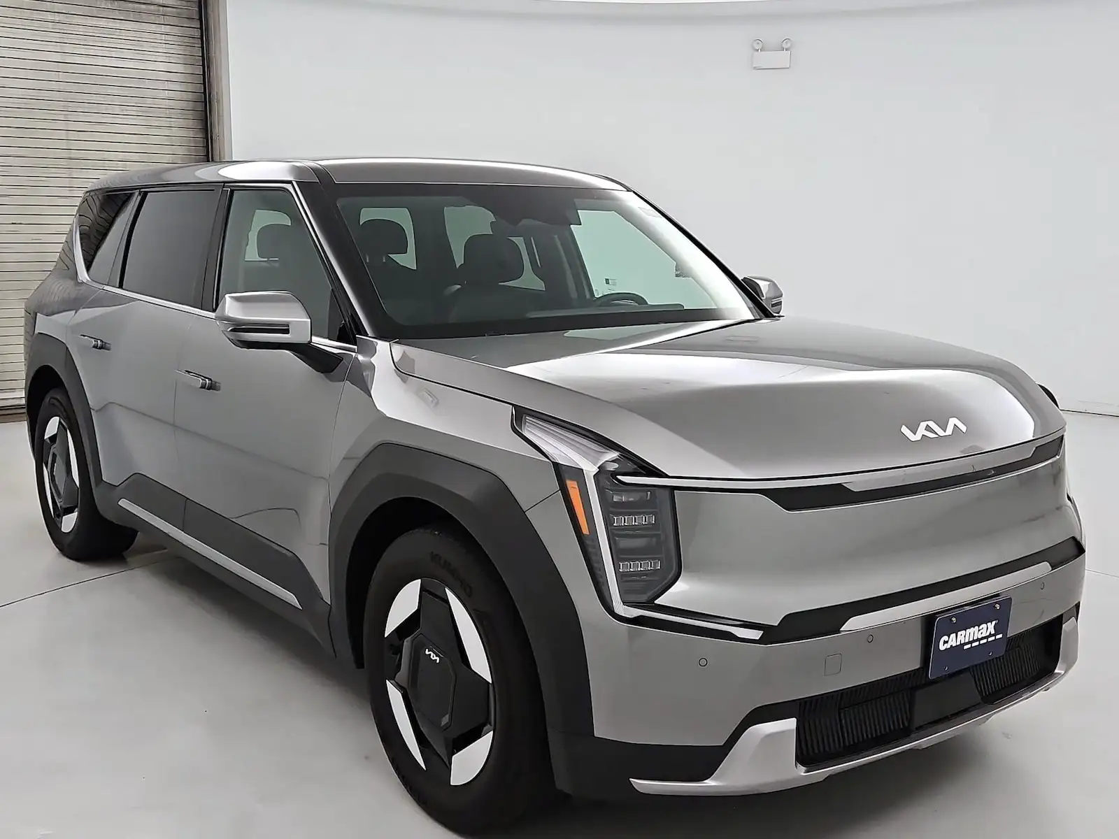 2024 Kia EV9 Light's photo