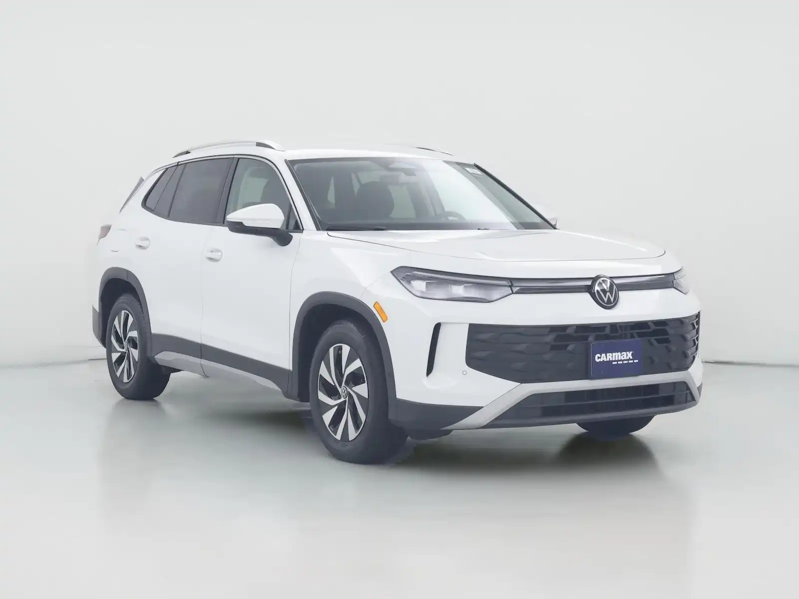2025 Volkswagen Tiguan 2.0T S's photo