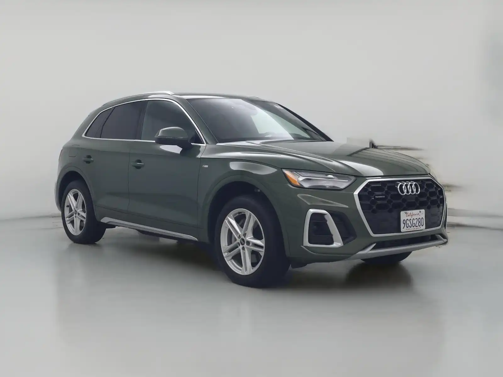2023 Audi Q5 55 e Premium Plus's photo