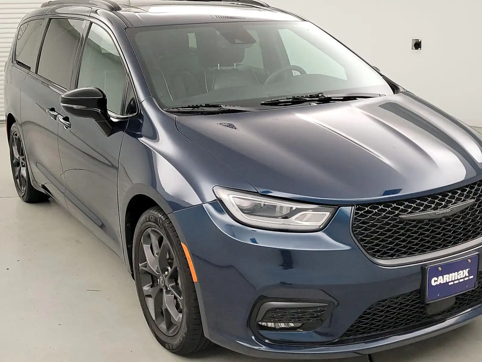 2025 Chrysler Pacifica Limited's photo