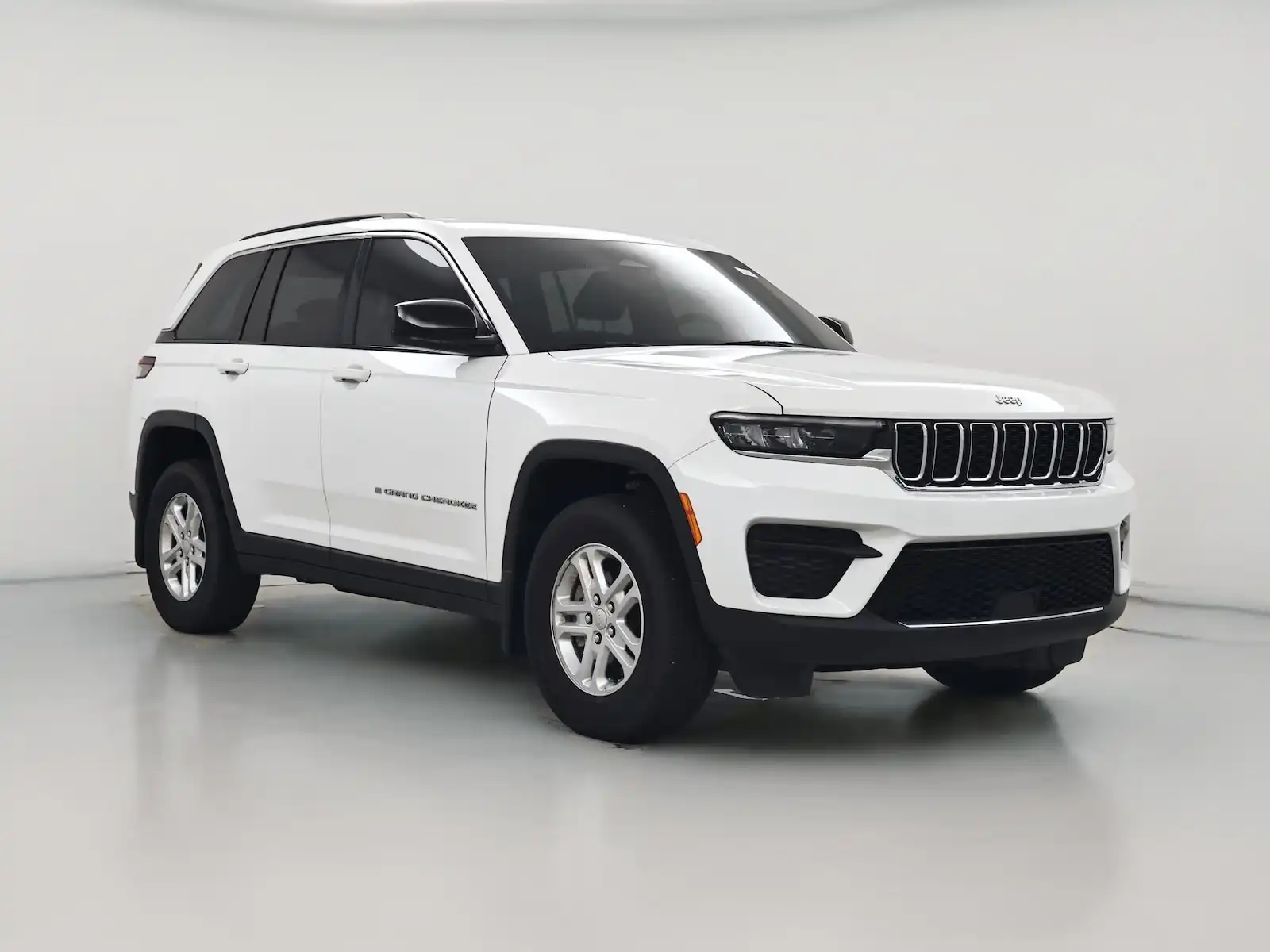 2025 Jeep Grand Cherokee Laredo's photo