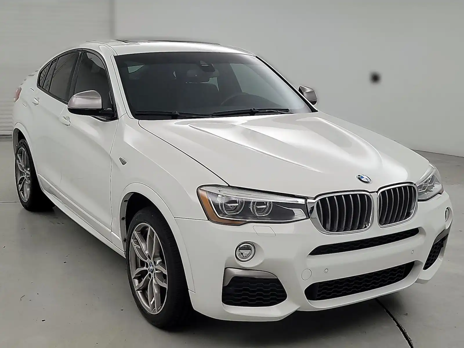 2018 BMW X4 M40i's photo