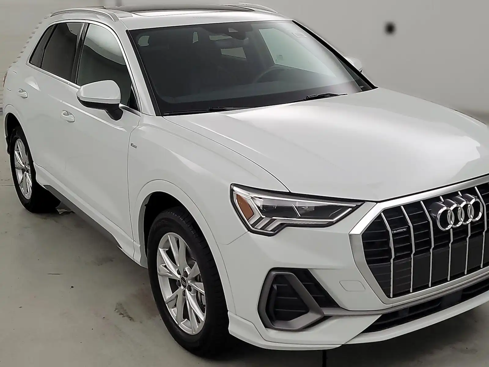2024 Audi Q3 45 TFSI S Line Premium quattro's photo