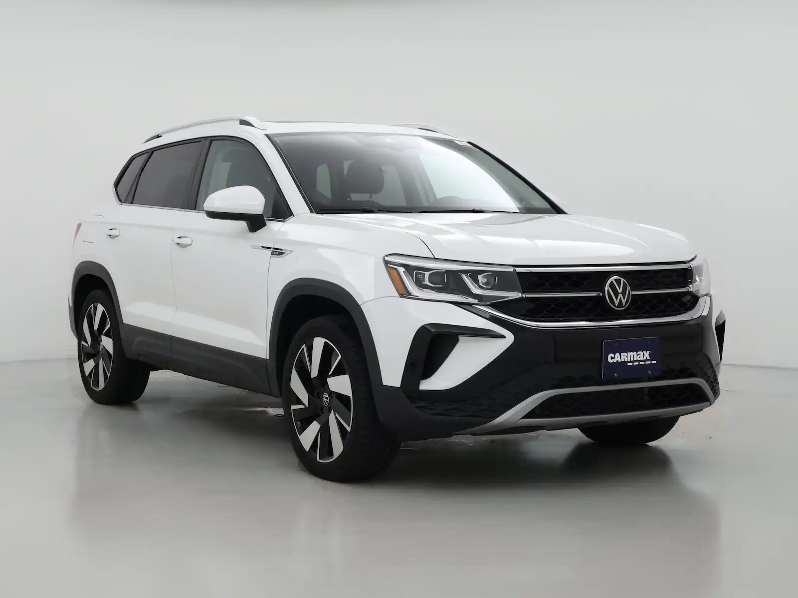 2023 Volkswagen Taos 1.5T SEL 4Motion's photo