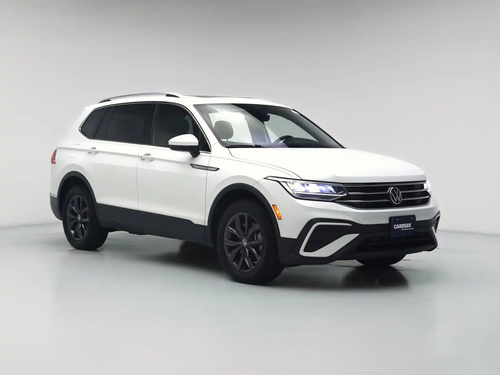 2024 Volkswagen Tiguan 2.0T SE 4Motion's photo