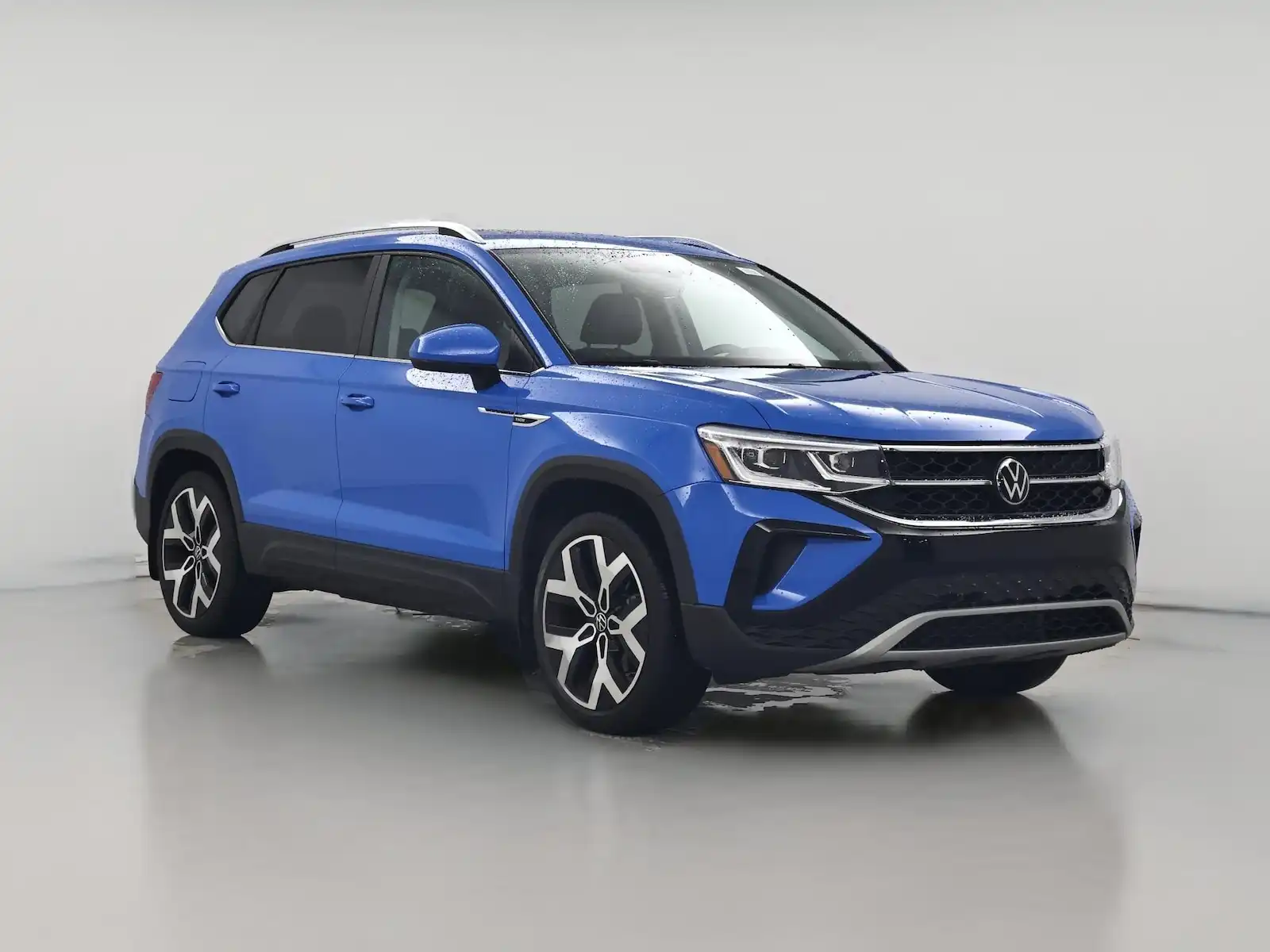2023 Volkswagen Taos 1.5T SEL 4Motion's photo