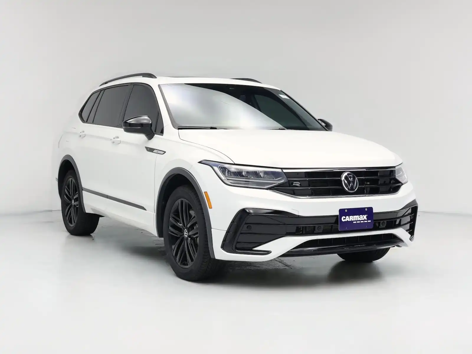2022 Volkswagen Tiguan 2.0T SE R-Line Black's photo