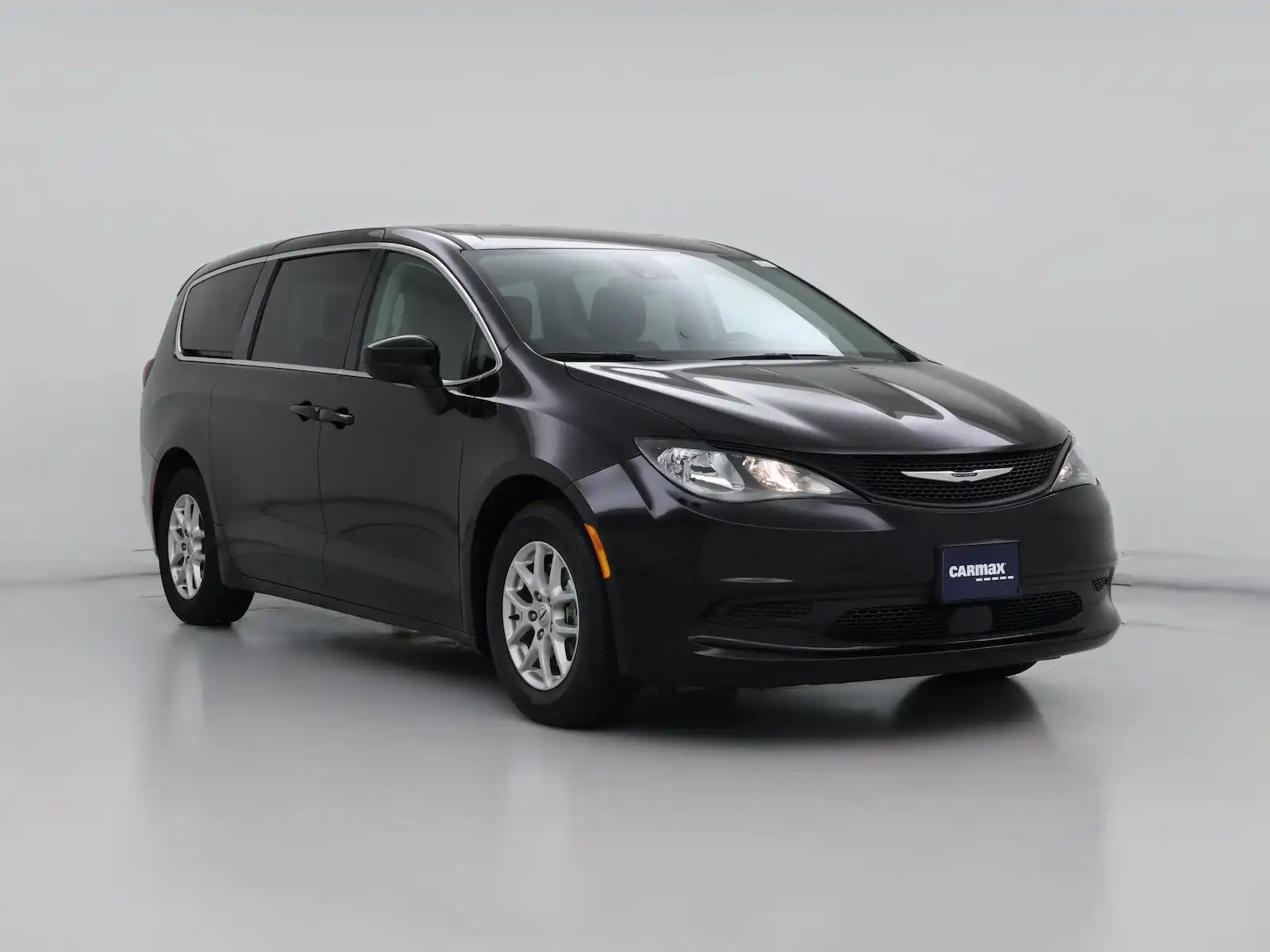 2024 Chrysler Voyager LX's photo