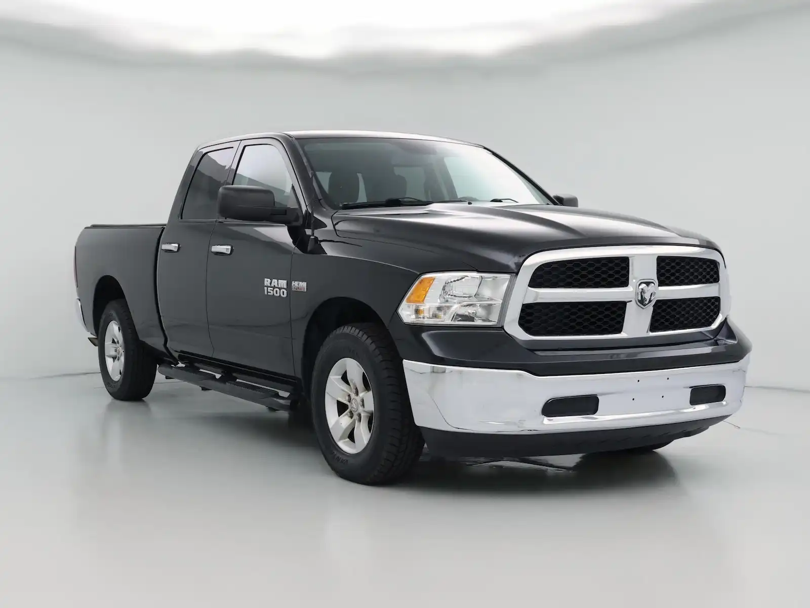 2016 RAM 1500 SLT 4WD Quad Cab 6'4's photo