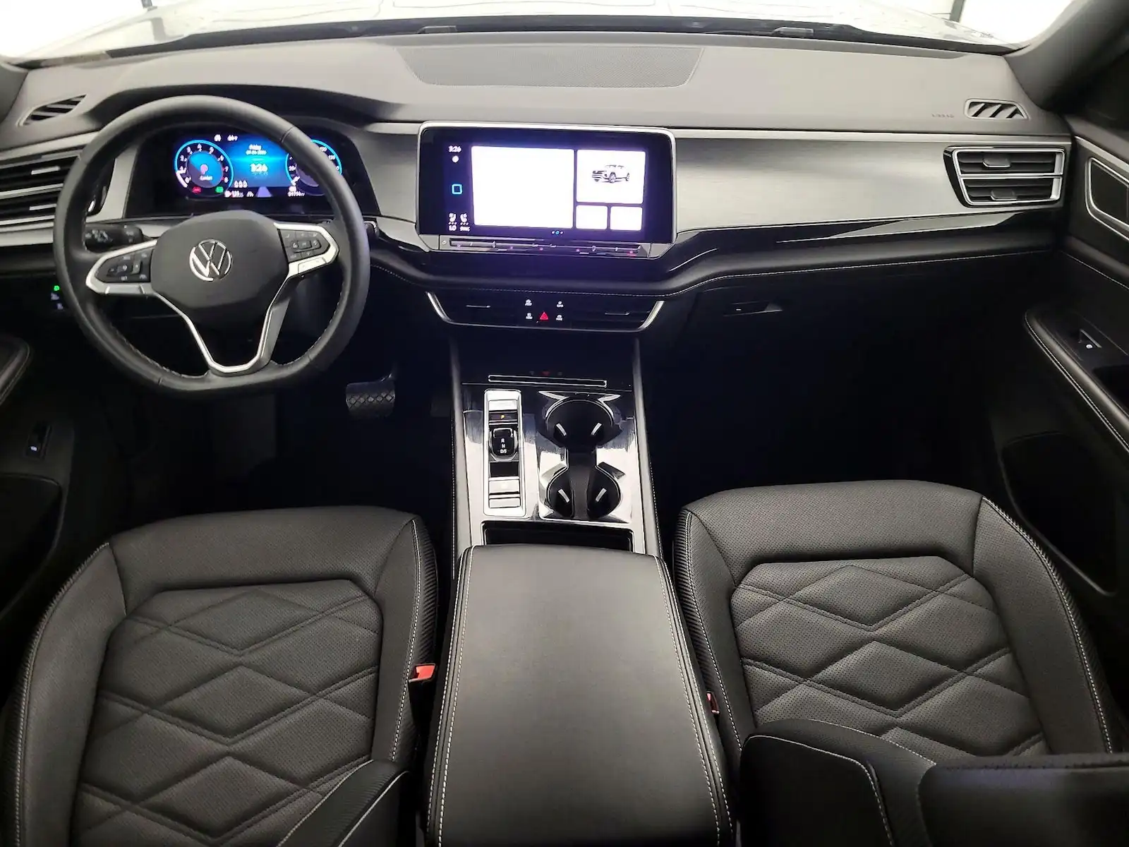 2024 Volkswagen Atlas Cross Sport 2.0T SE with Tech 4Motion's photo