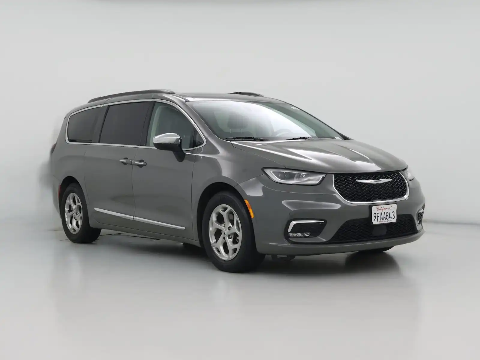 2023 Chrysler Pacifica Limited's photo