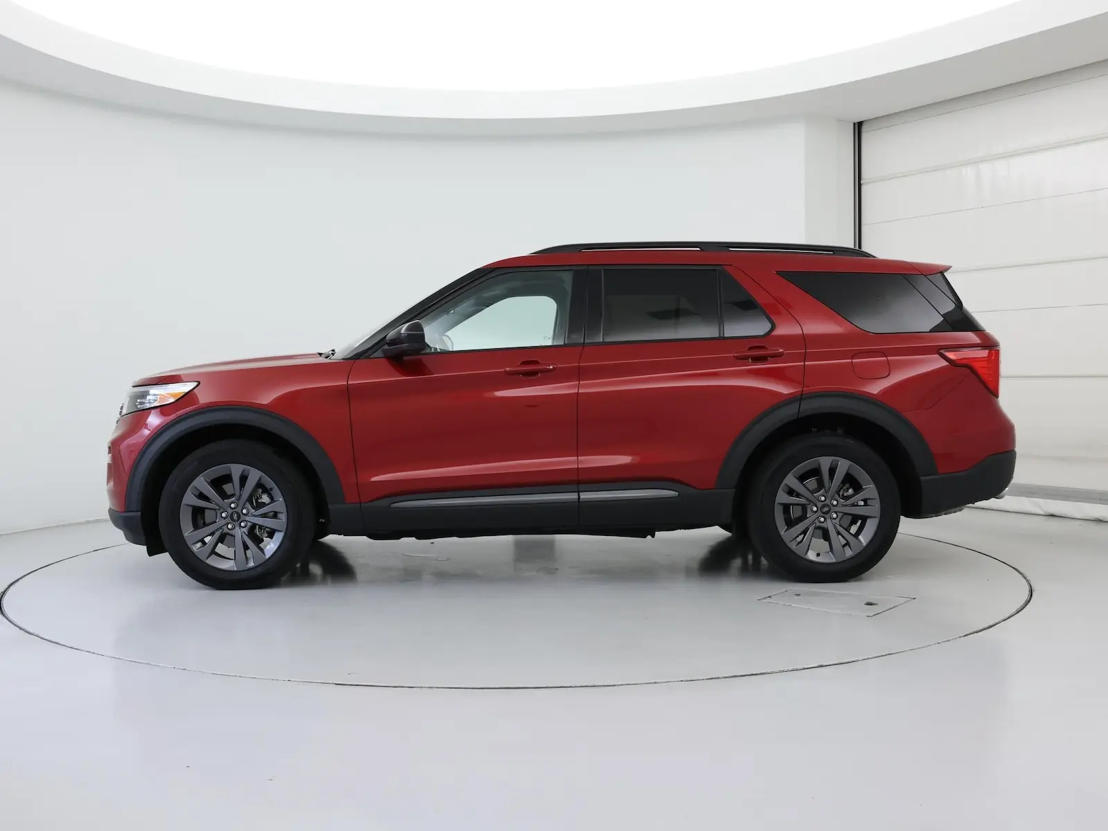 2024 Ford Explorer XLT 4WD photo 4