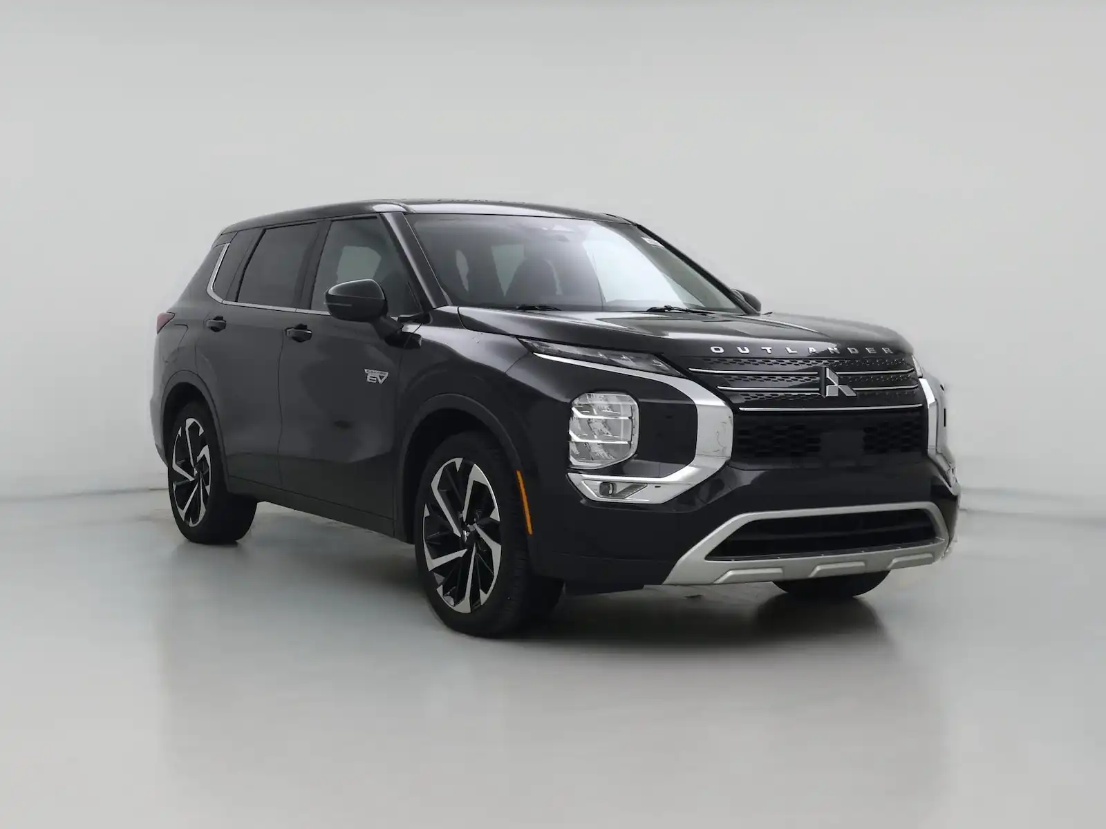 2023 Mitsubishi Outlander Plug-in Hybrid SE S-AWC's photo