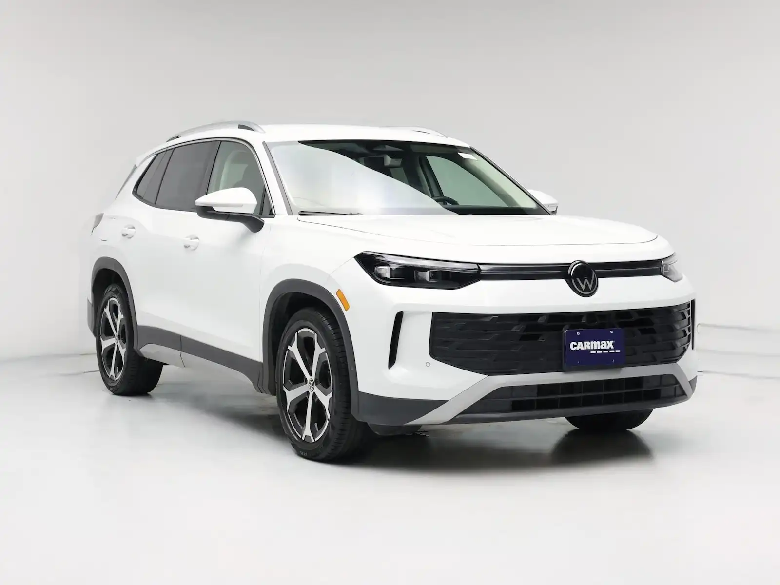 2026 Volkswagen Tiguan 2.0T SE's photo