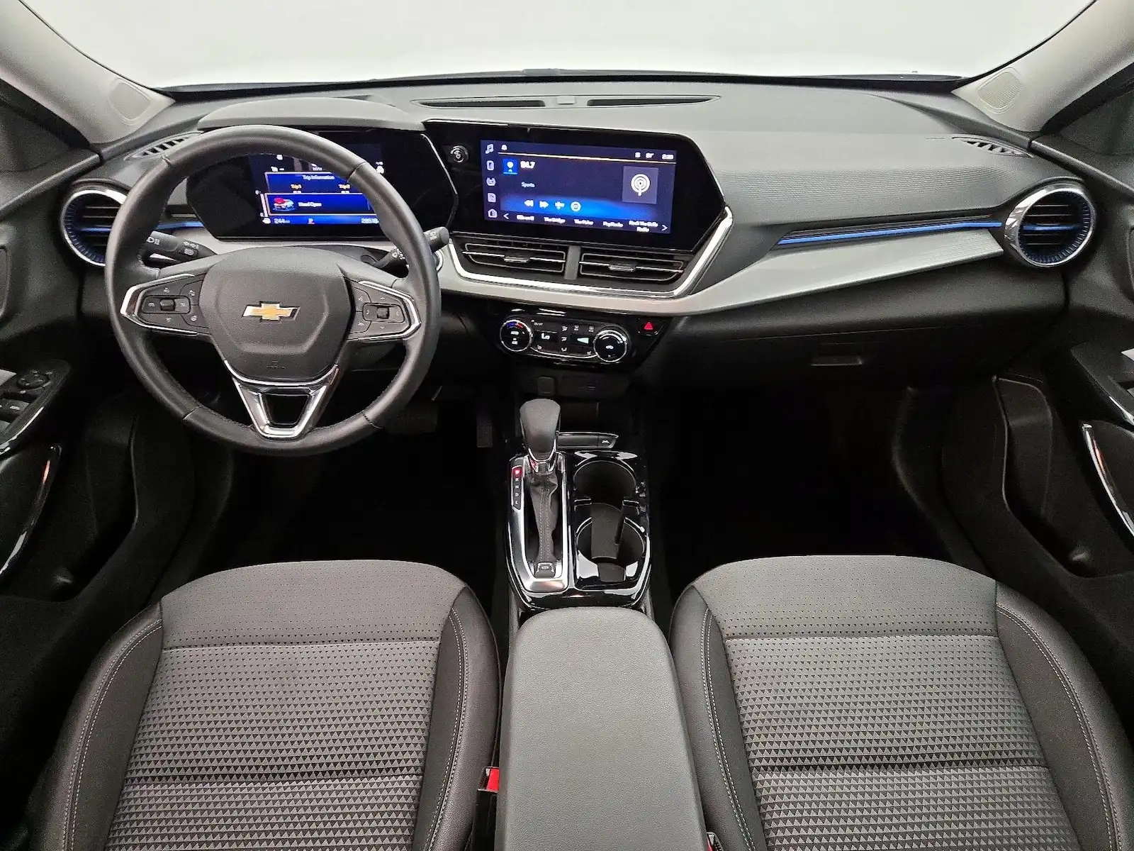 2025 Chevrolet Trax LT's photo