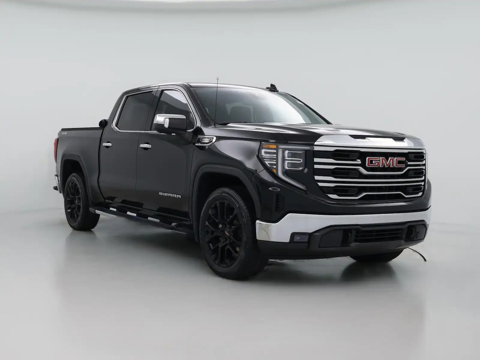 2023 GMC Sierra SLT 4WD Crew Cab Short Box's photo