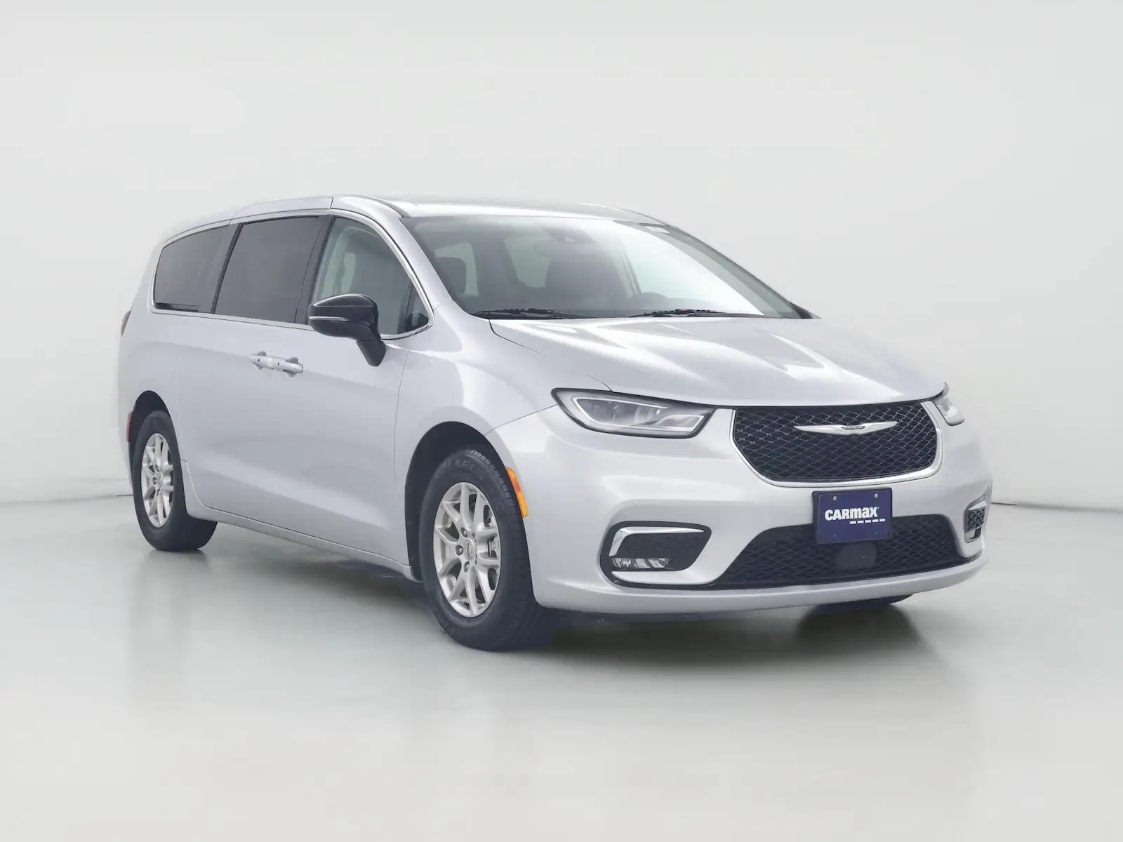 2024 Chrysler Pacifica Touring L's photo