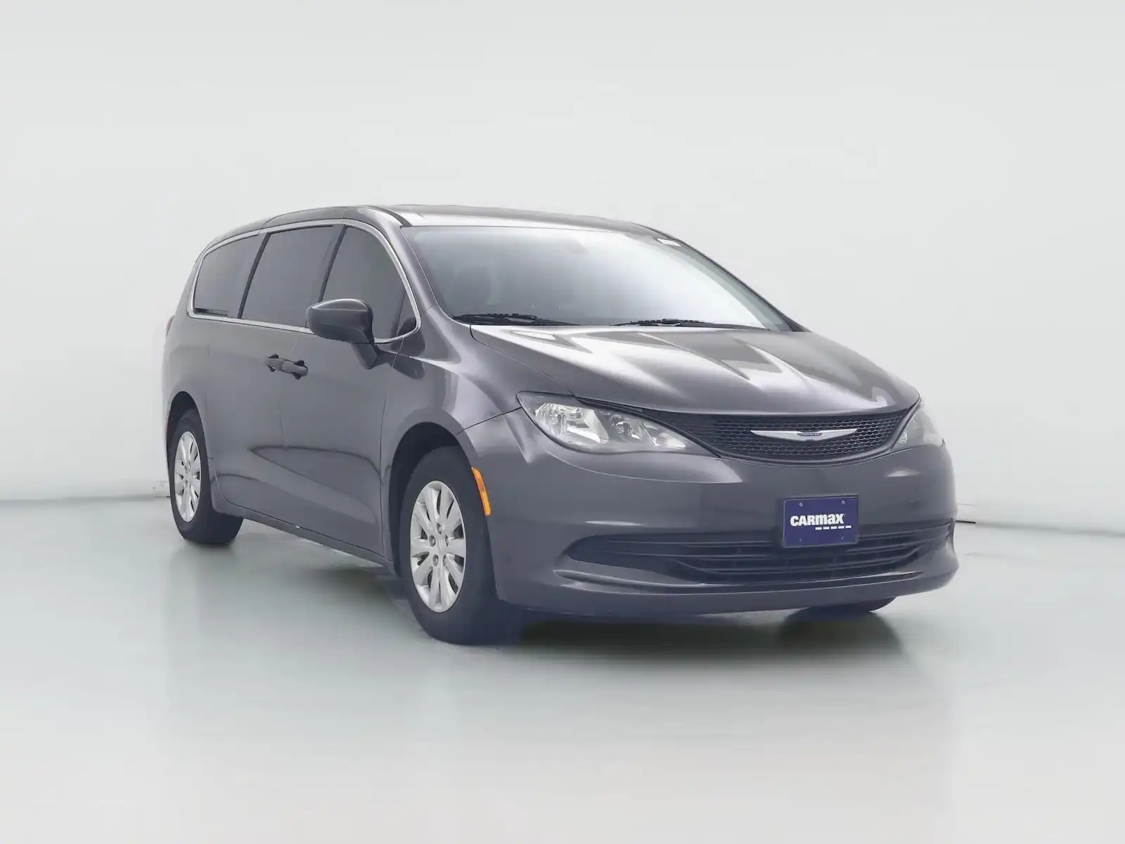 2020 Chrysler Voyager L's photo
