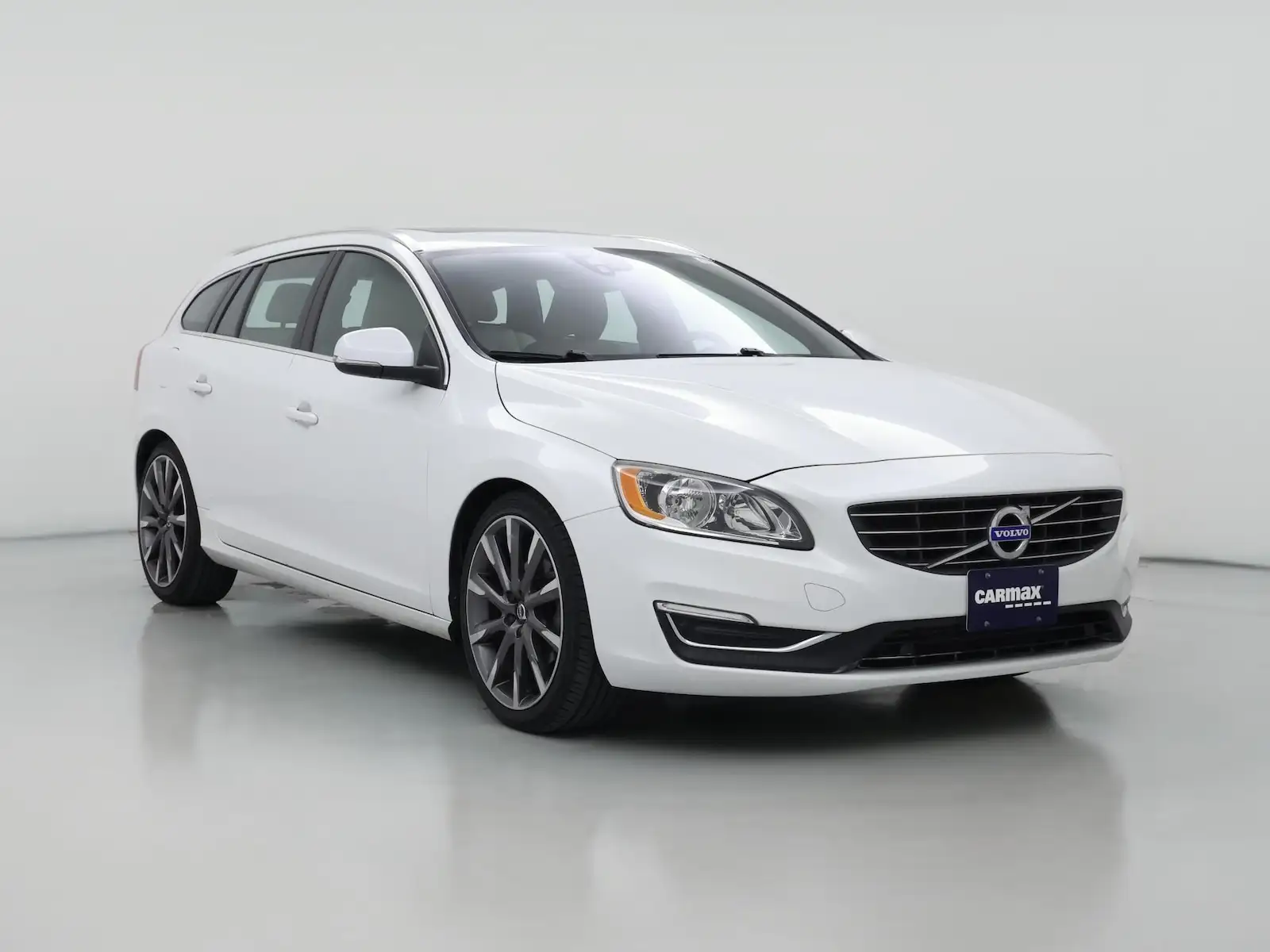 2015 Volvo V60 T5 Drive-E FWD Premier's photo