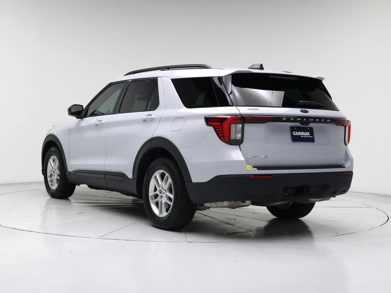 2026 Ford Explorer Active photo 3