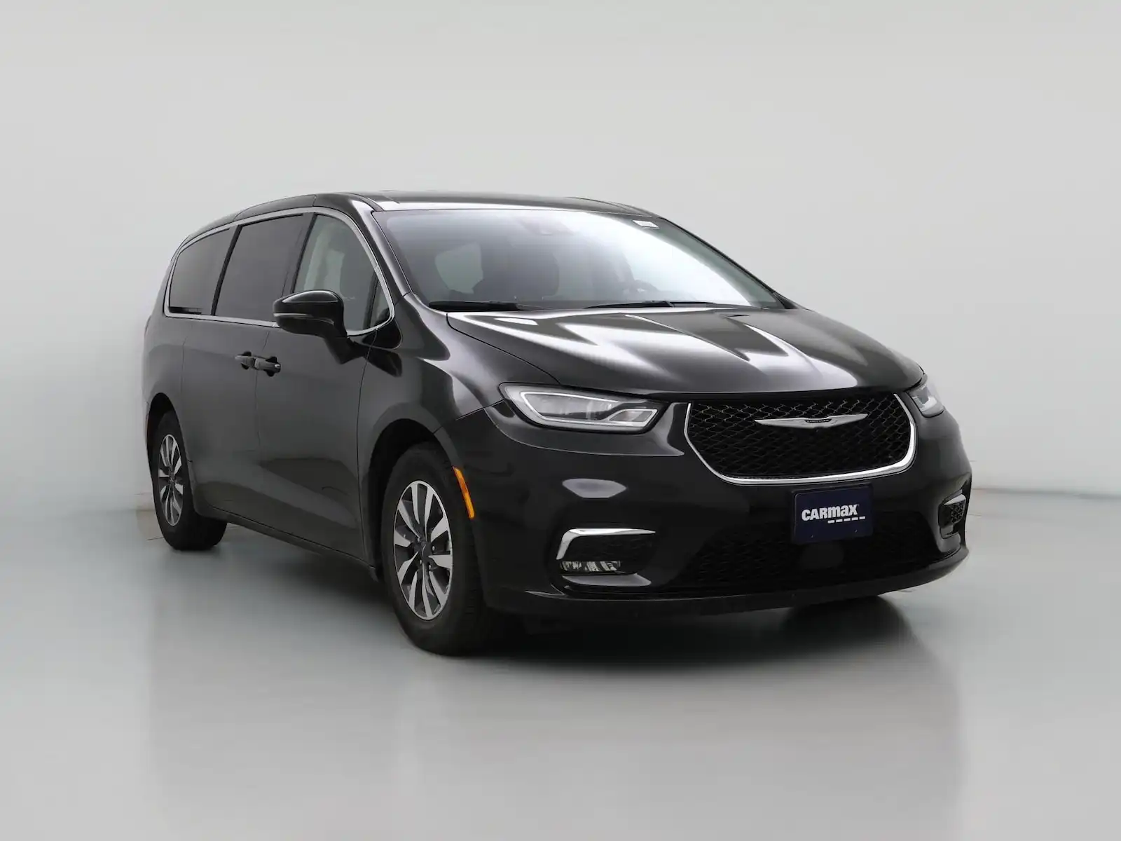 2024 Chrysler Pacifica Hybrid PHEV Select's photo