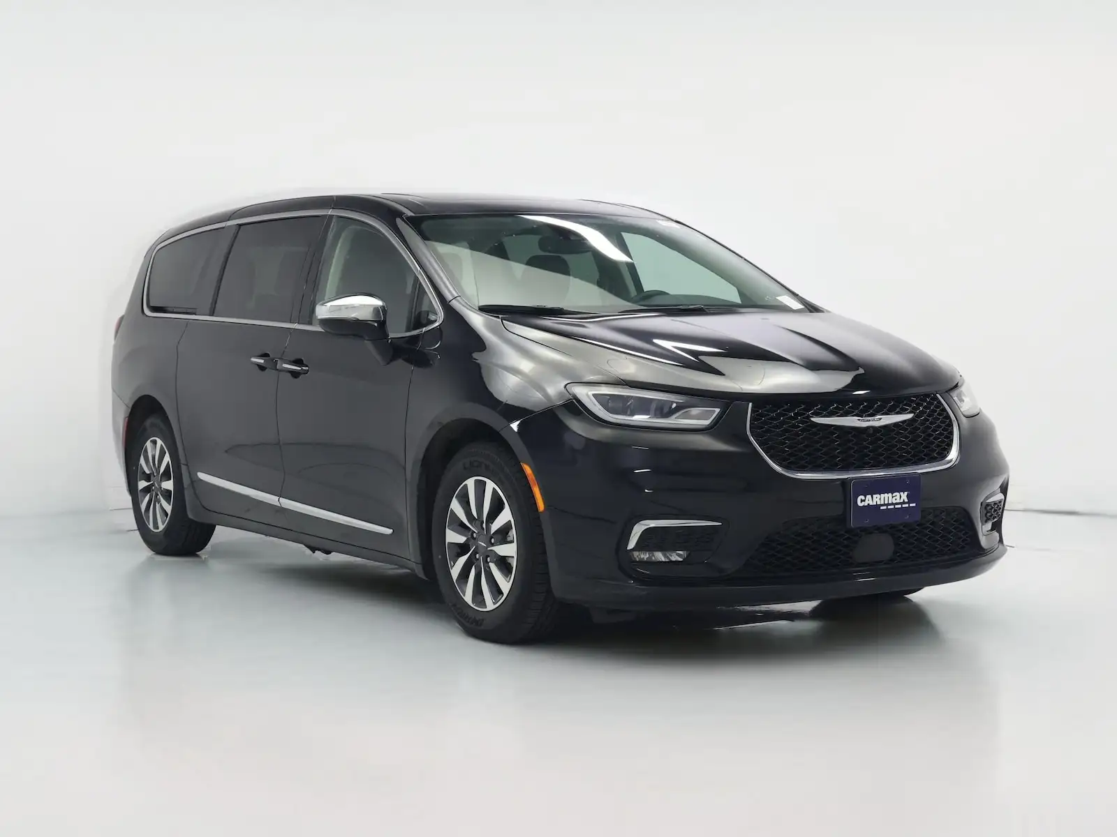 2023 Chrysler Pacifica Hybrid Limited's photo