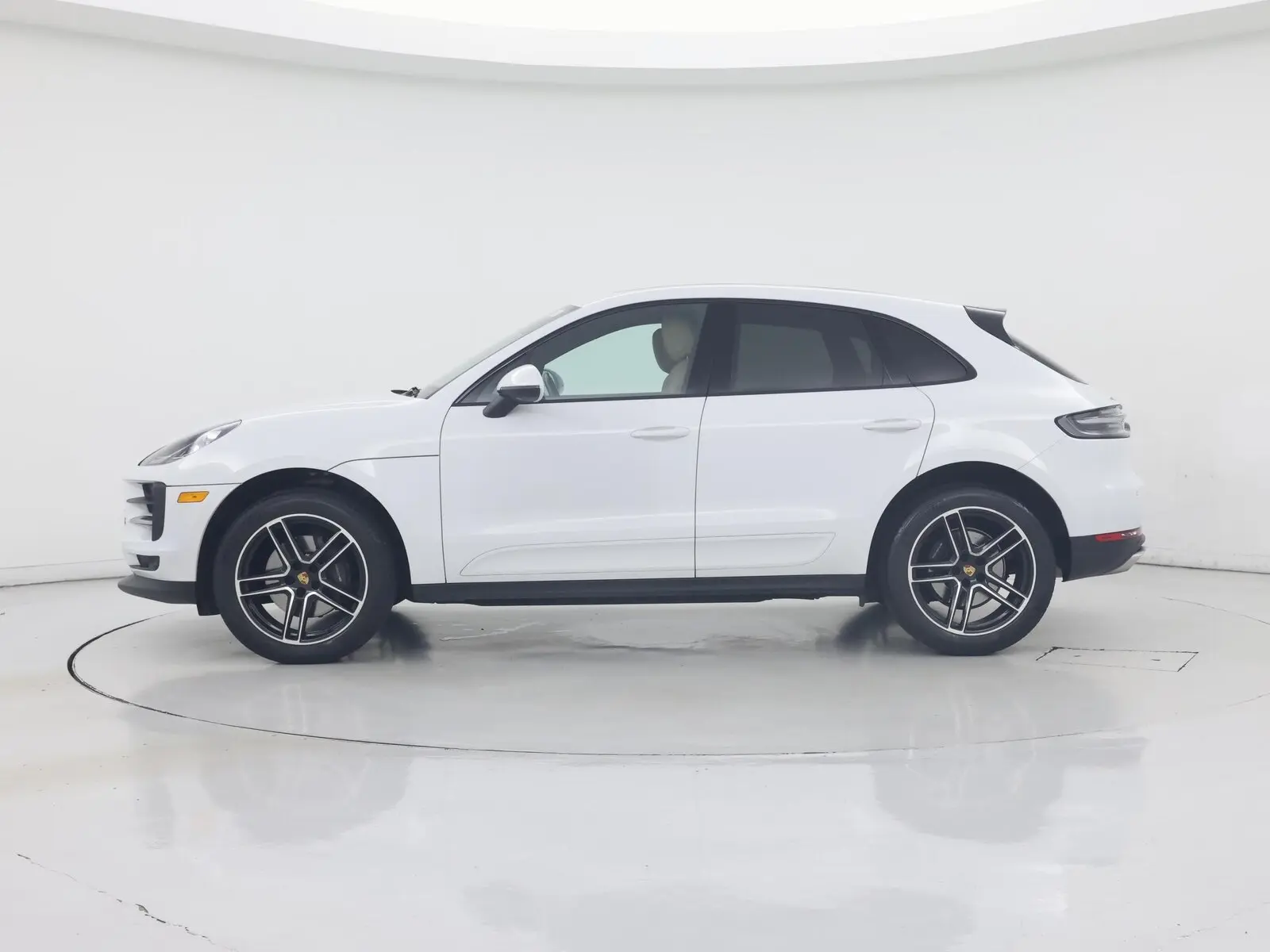 2021 Porsche Macan Base photo 4