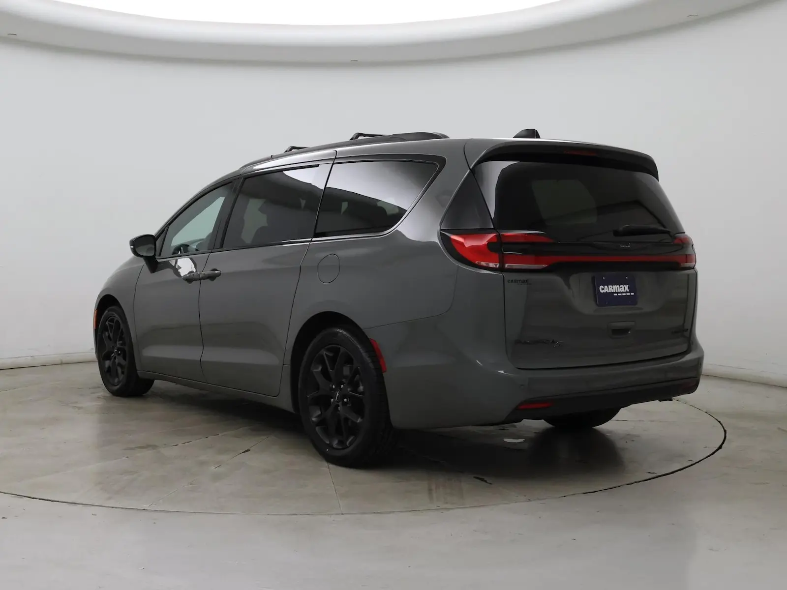 2025 Chrysler Pacifica Limited photo 3