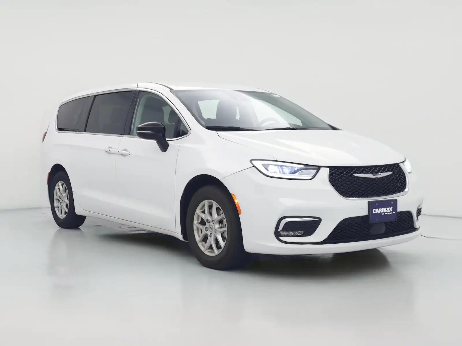 2024 Chrysler Pacifica Touring L's photo