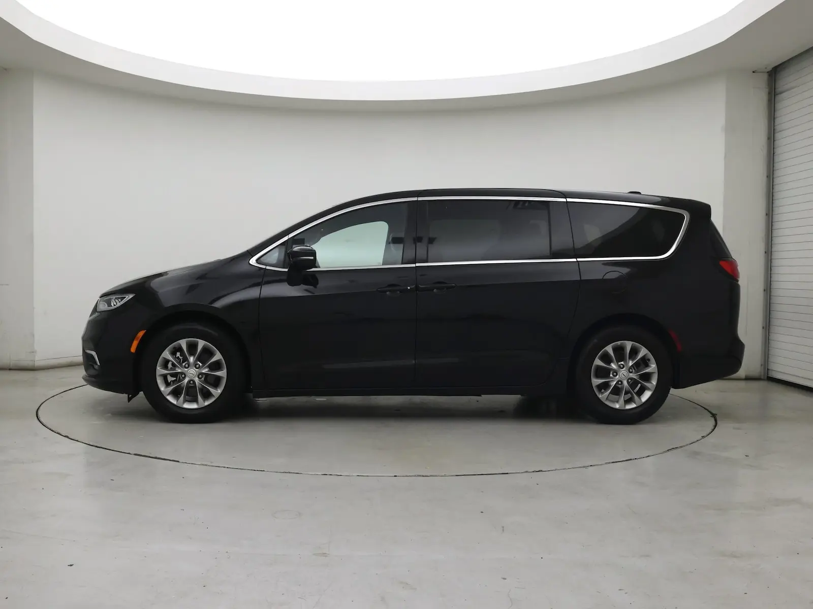 2026 Chrysler Pacifica Limited photo 4