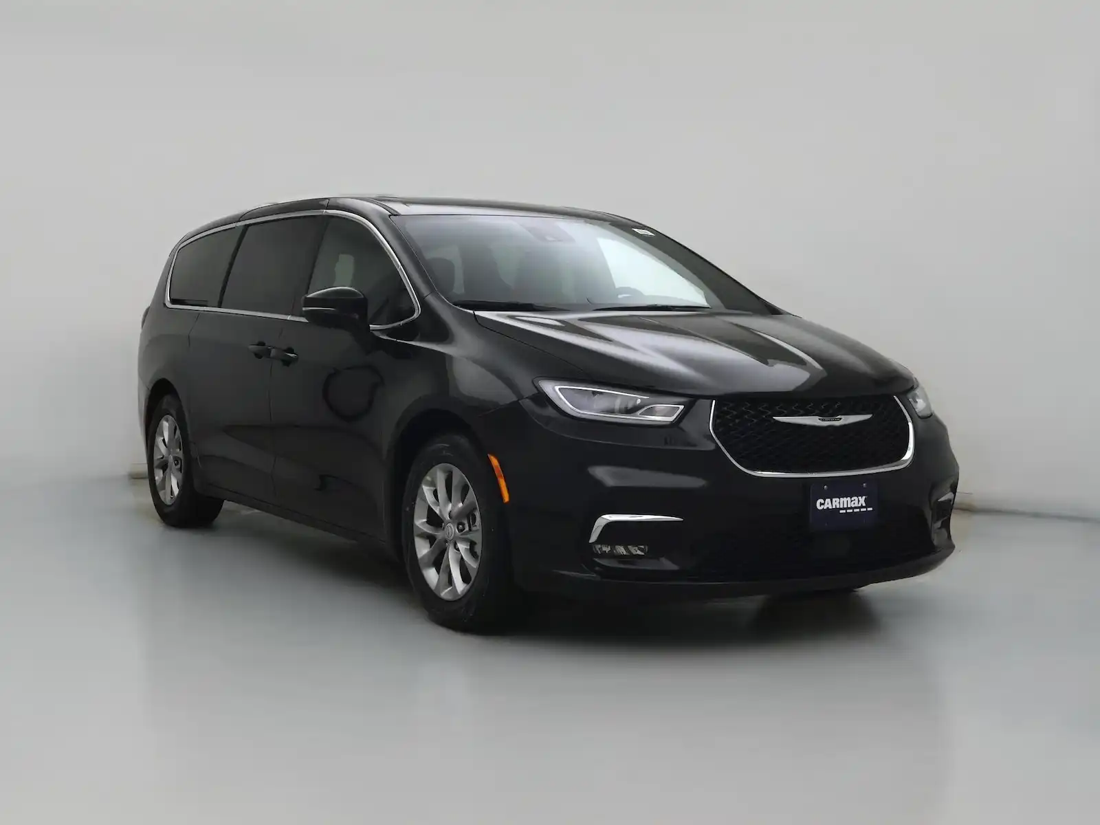2026 Chrysler Pacifica Limited's photo