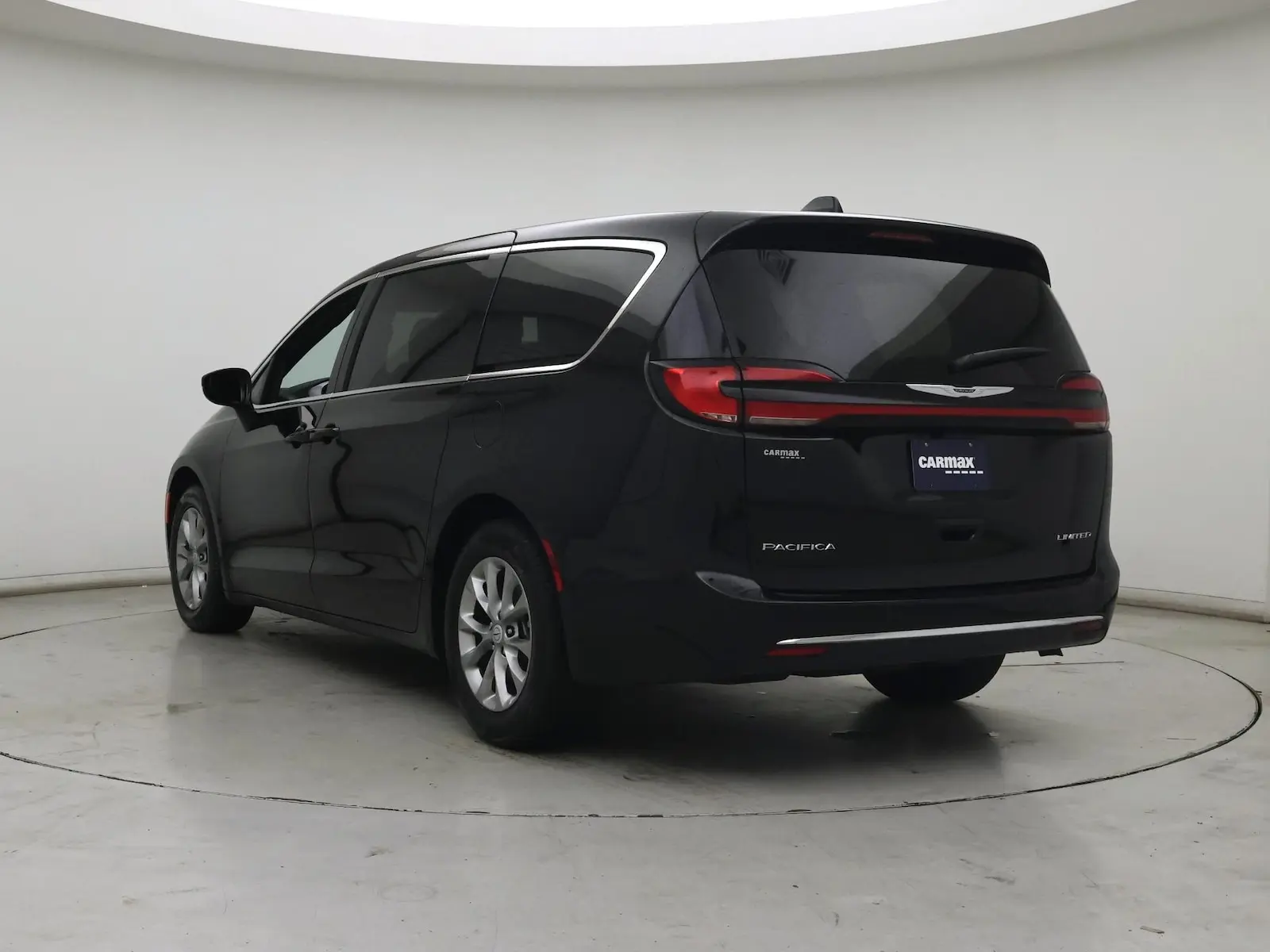 2026 Chrysler Pacifica Limited photo 3