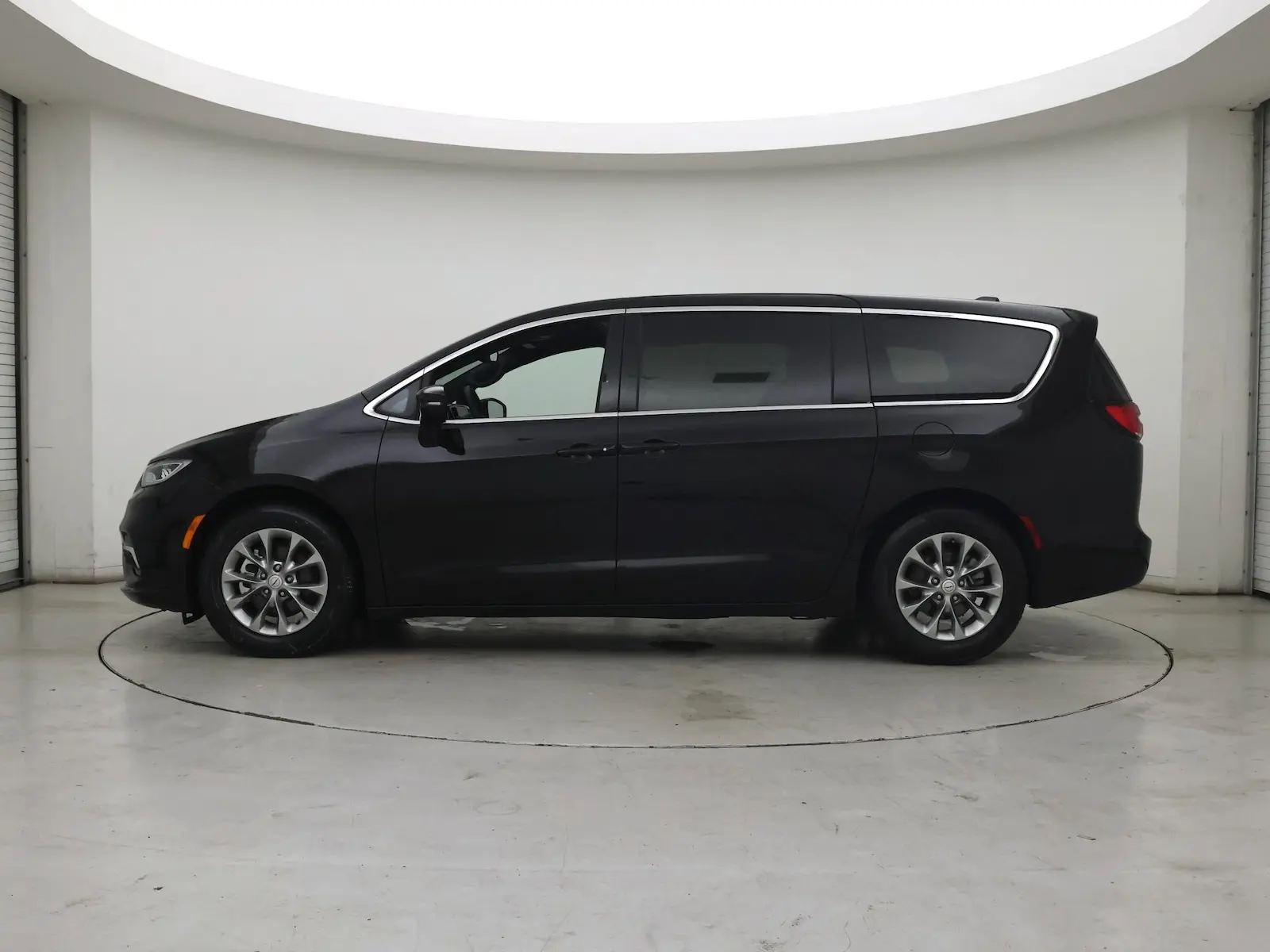 2026 Chrysler Pacifica Limited photo 4
