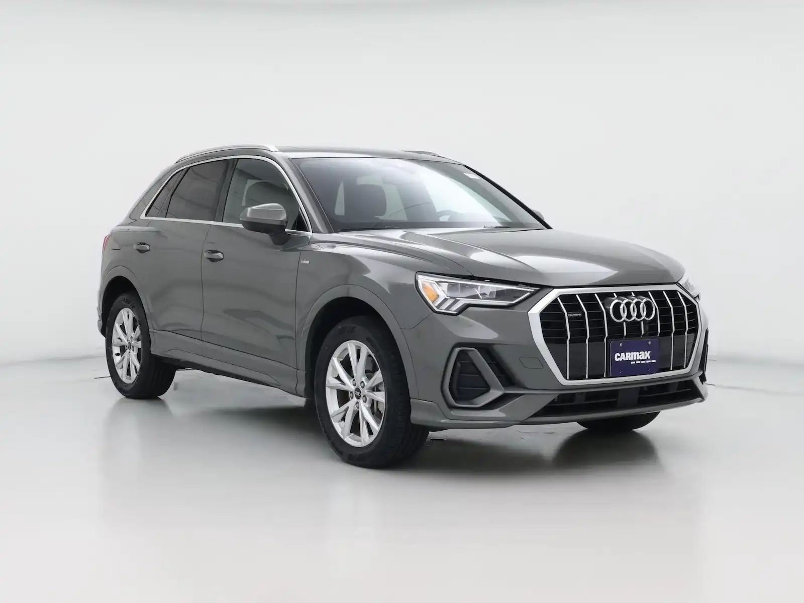 2025 Audi Q3 45 TFSI S Line Premium quattro's photo