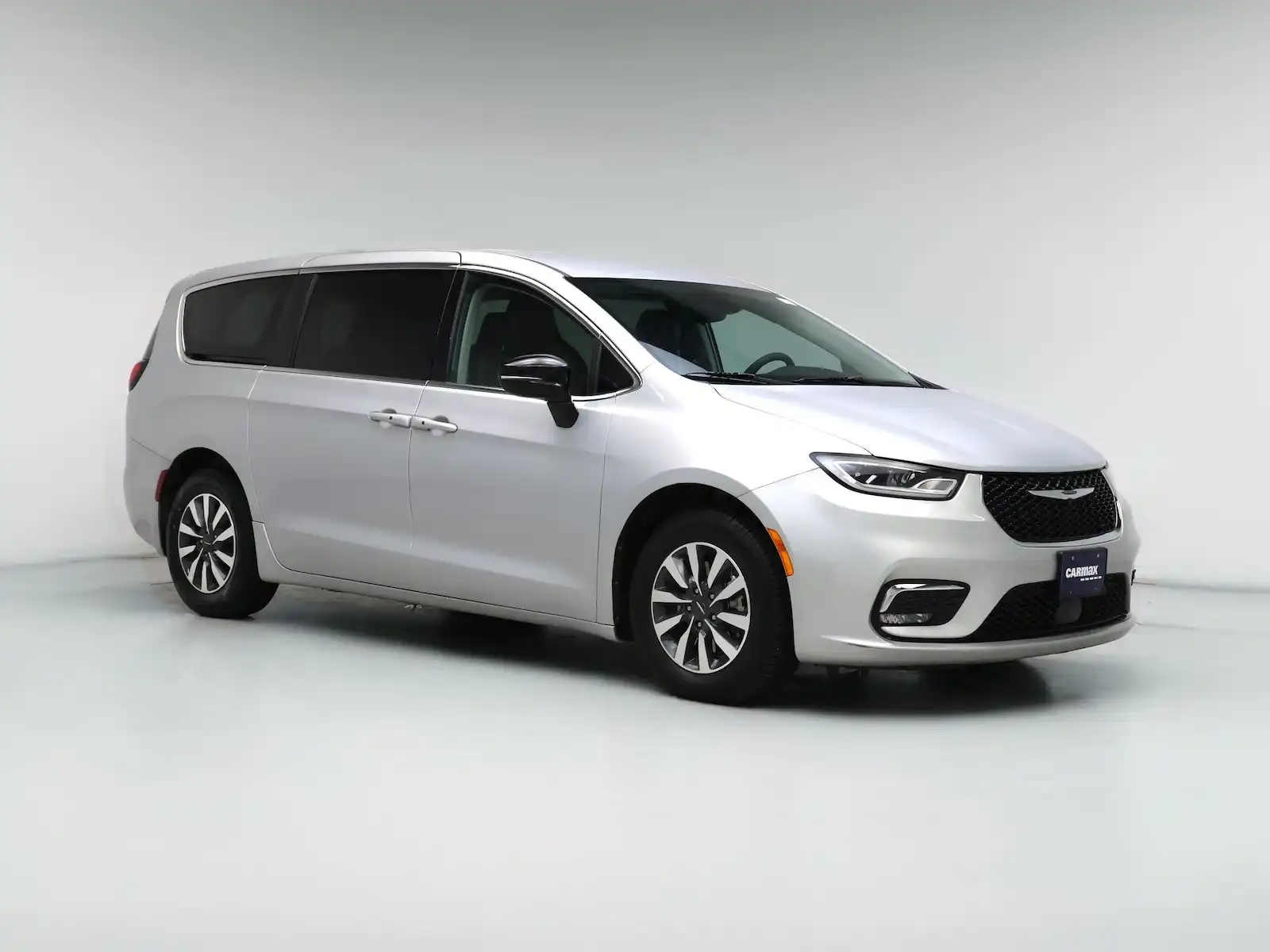 2024 Chrysler Pacifica Hybrid PHEV Select's photo