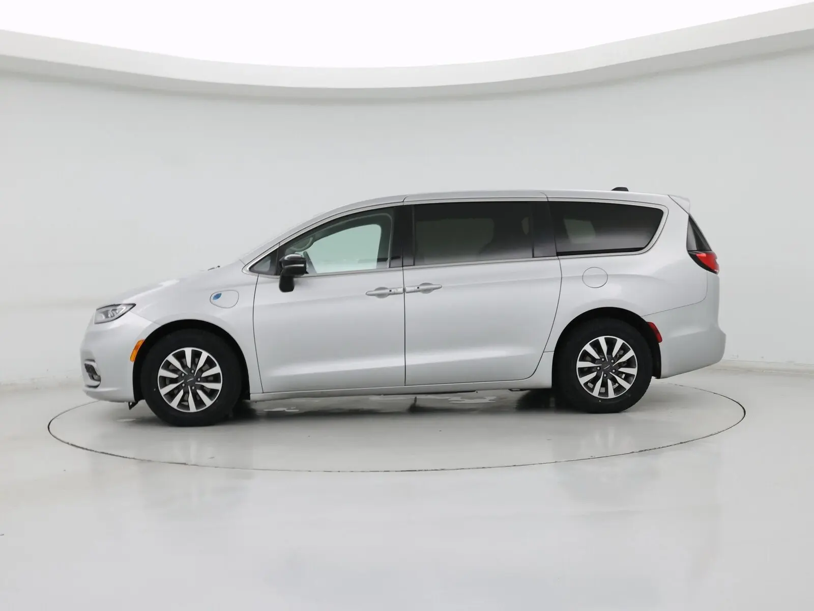2024 Chrysler Pacifica Hybrid PHEV Select photo 4