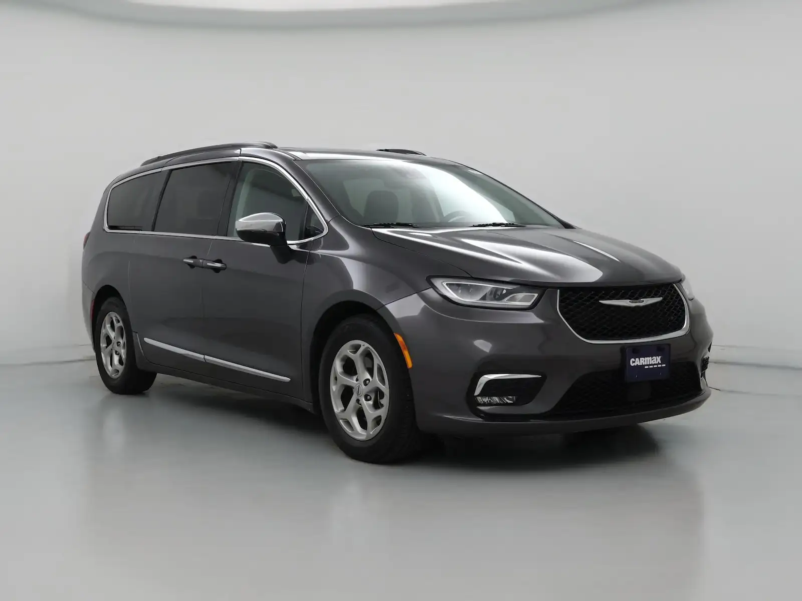 2023 Chrysler Pacifica Limited's photo