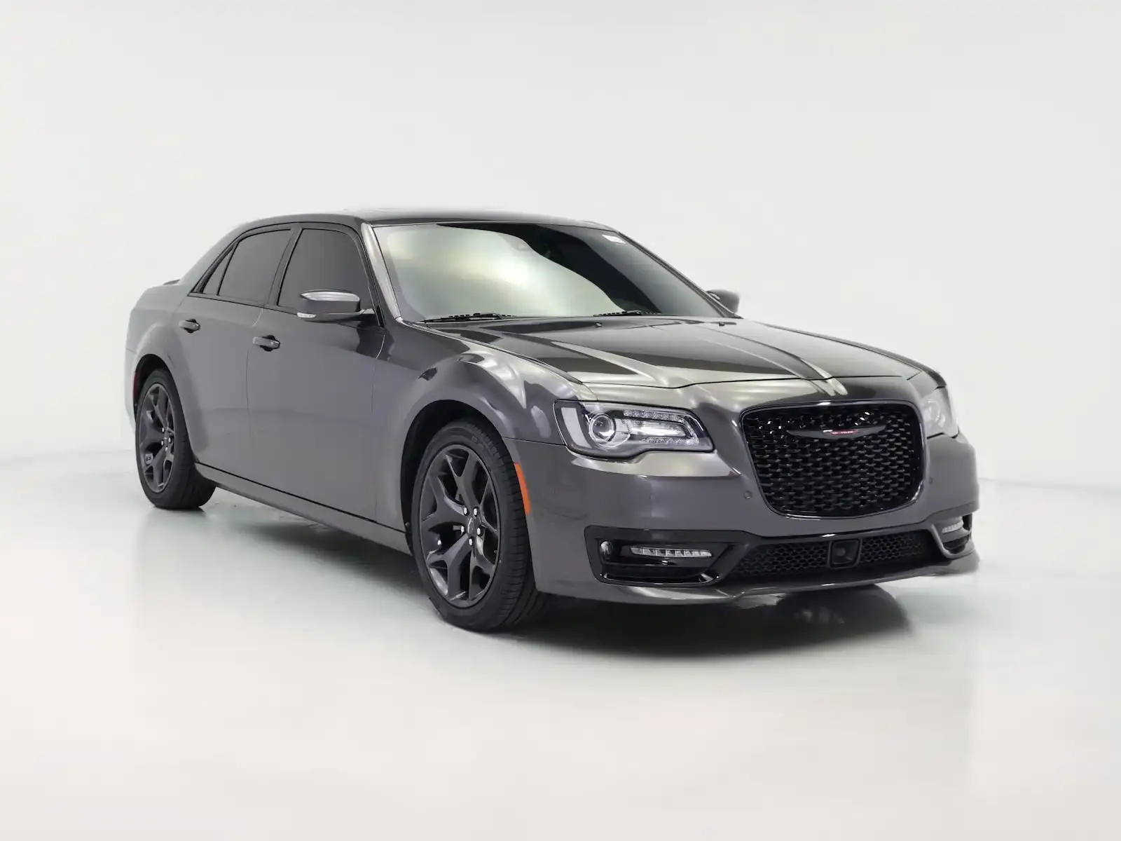 2023 Chrysler 300 S's photo
