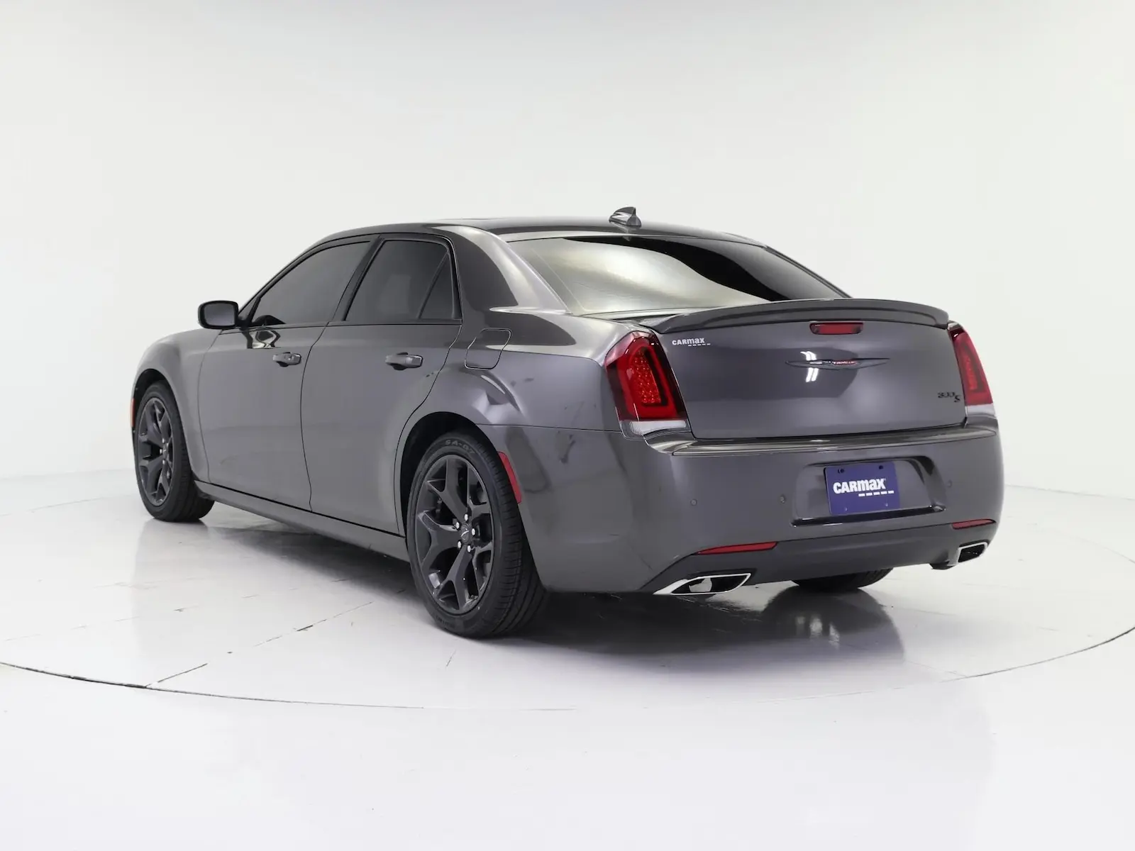 2023 Chrysler 300 S photo 3