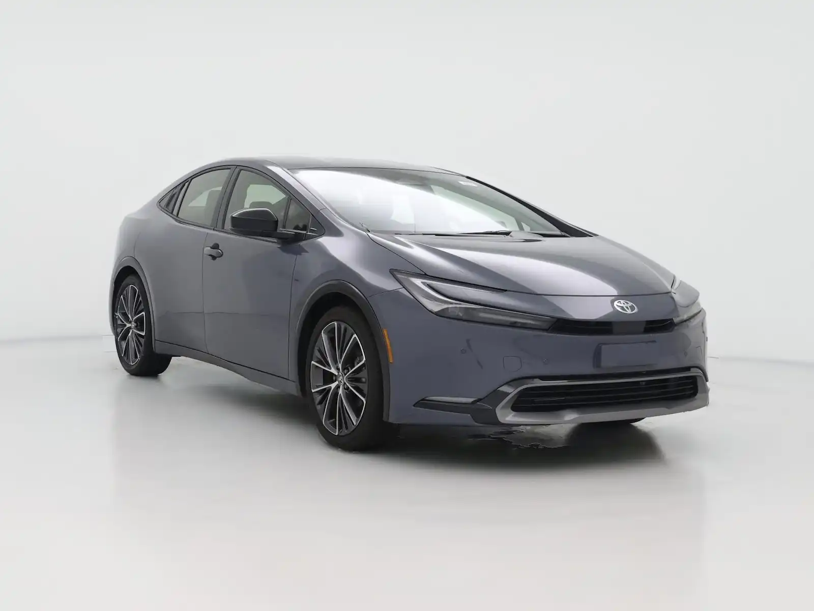 2026 Toyota Prius XLE FWD's photo