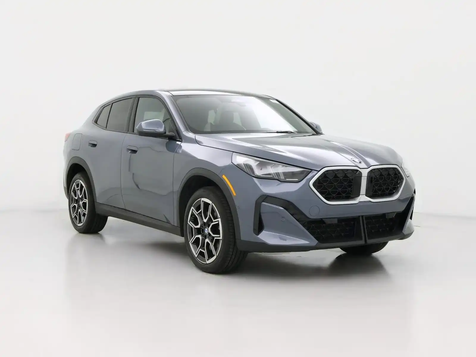 2025 BMW X2 xDrive28i's photo
