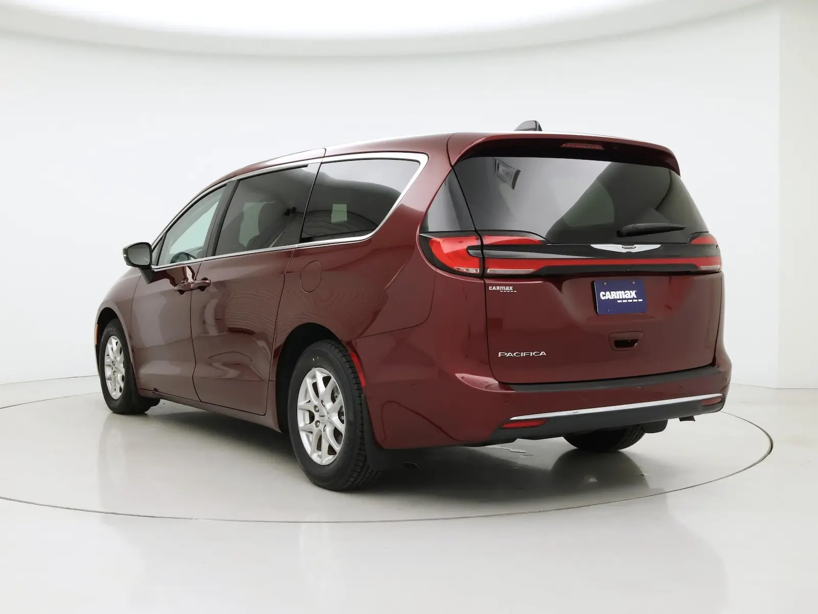 2023 Chrysler Pacifica Touring L photo 3
