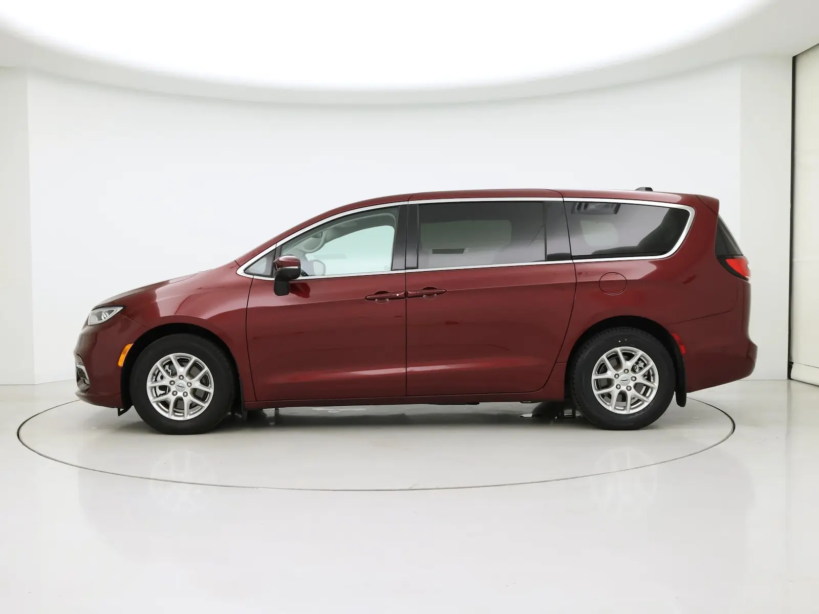 2023 Chrysler Pacifica Touring L photo 4