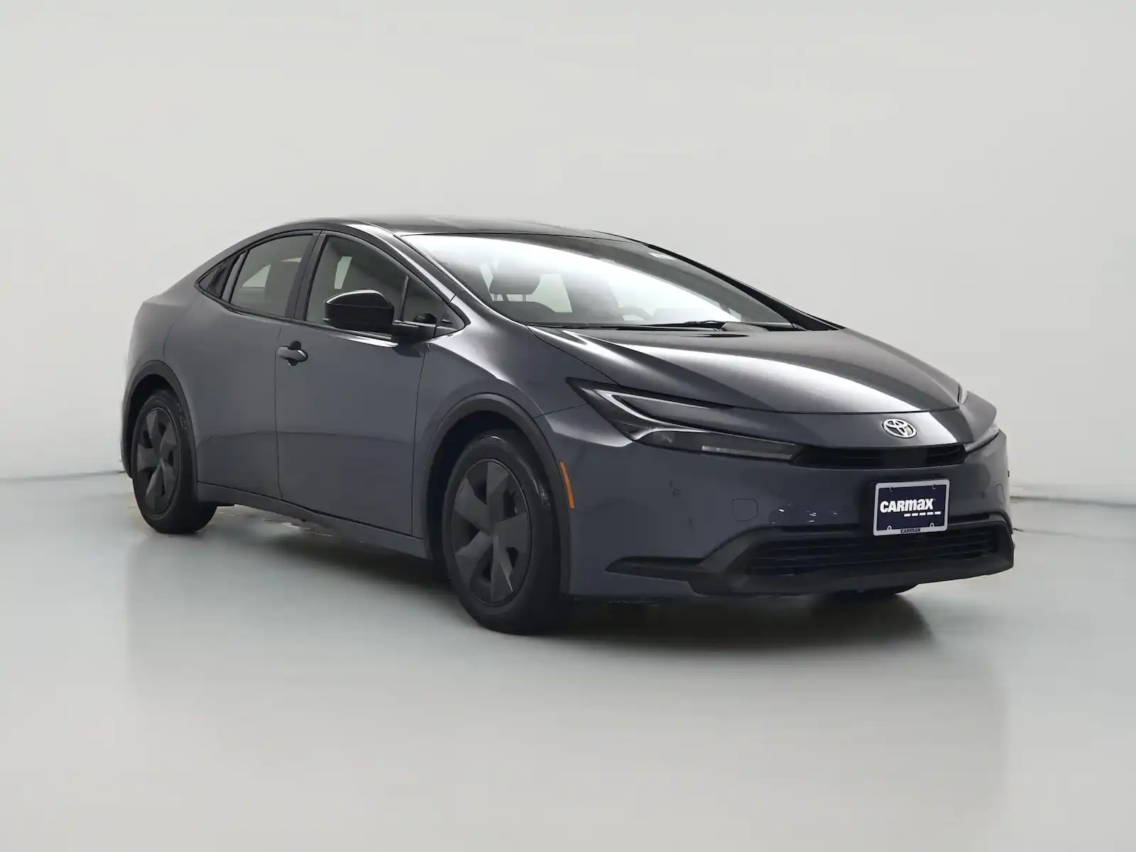 2025 Toyota Prius LE FWD's photo