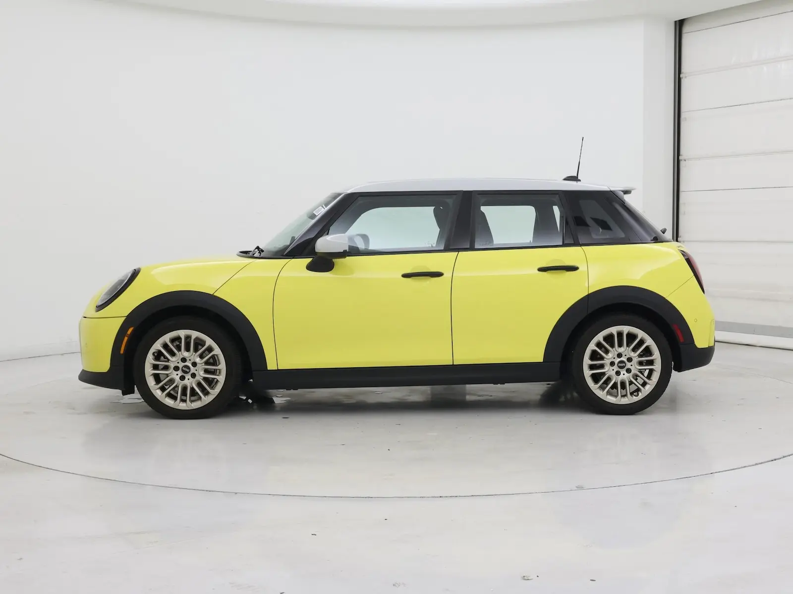 2025 MINI Hardtop Cooper S photo 4