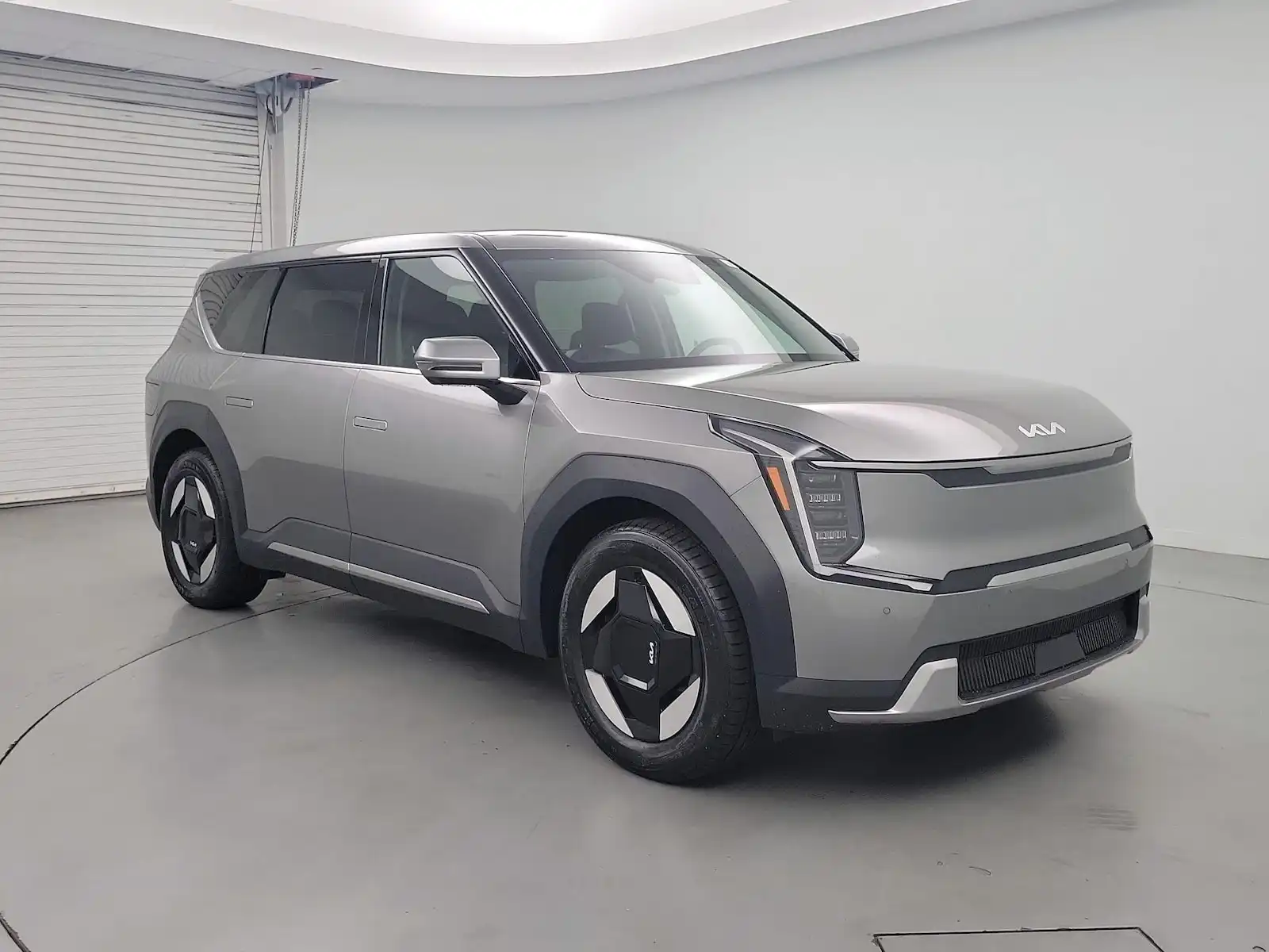 2024 Kia EV9 Light's photo