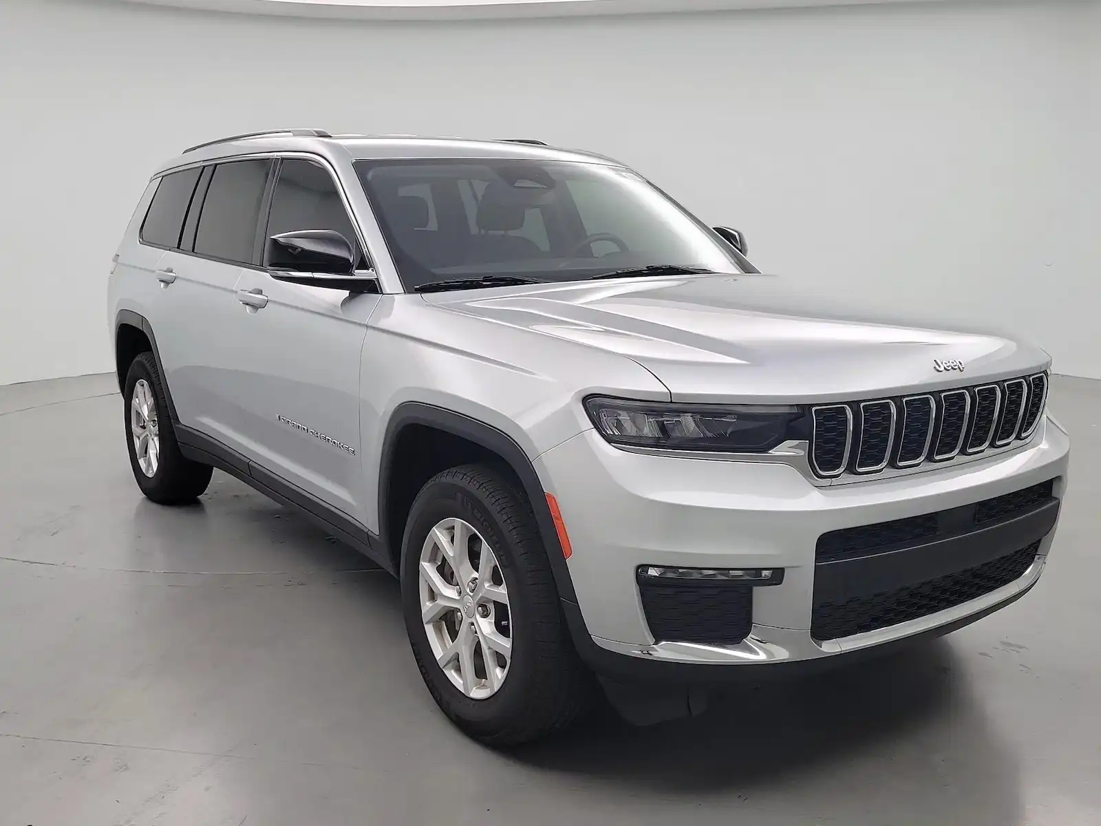 2023 Jeep Grand Cherokee L Limited 4WD's photo