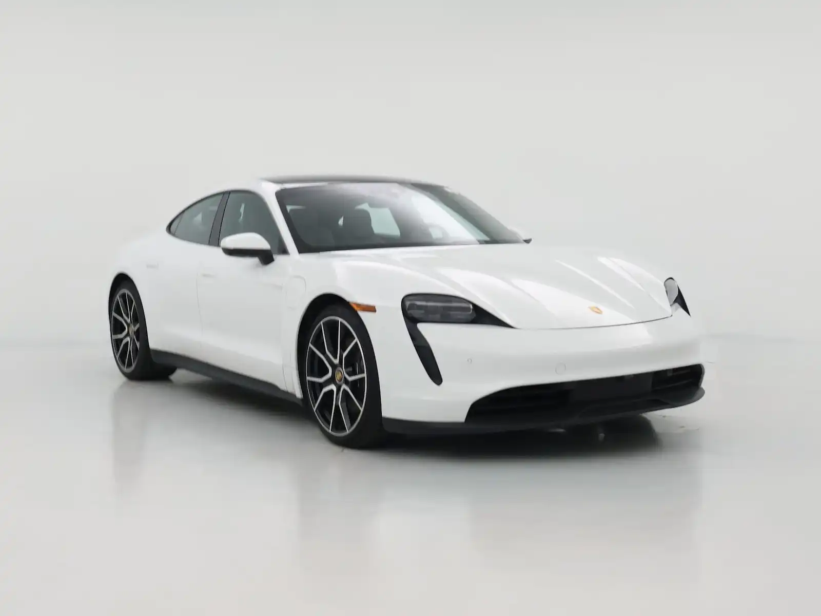 2022 Porsche Taycan Base's photo