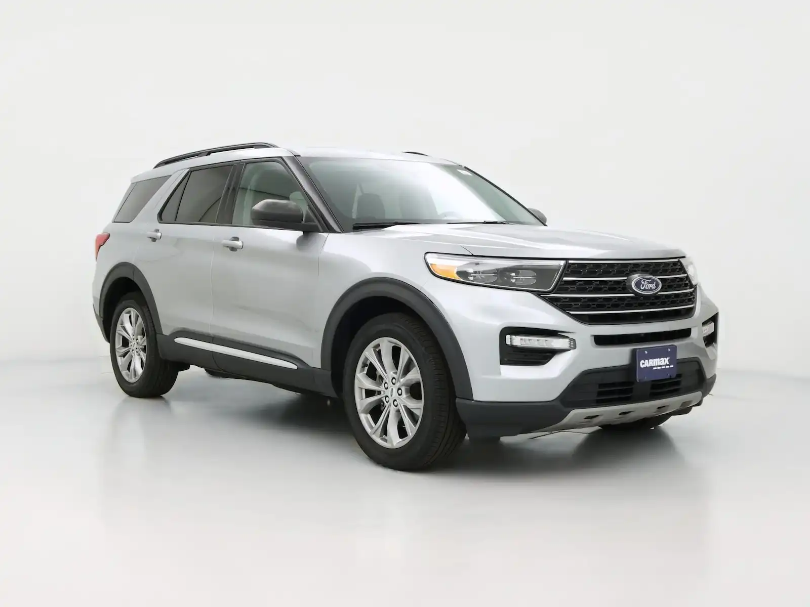 2023 Ford Explorer XLT 4WD's photo