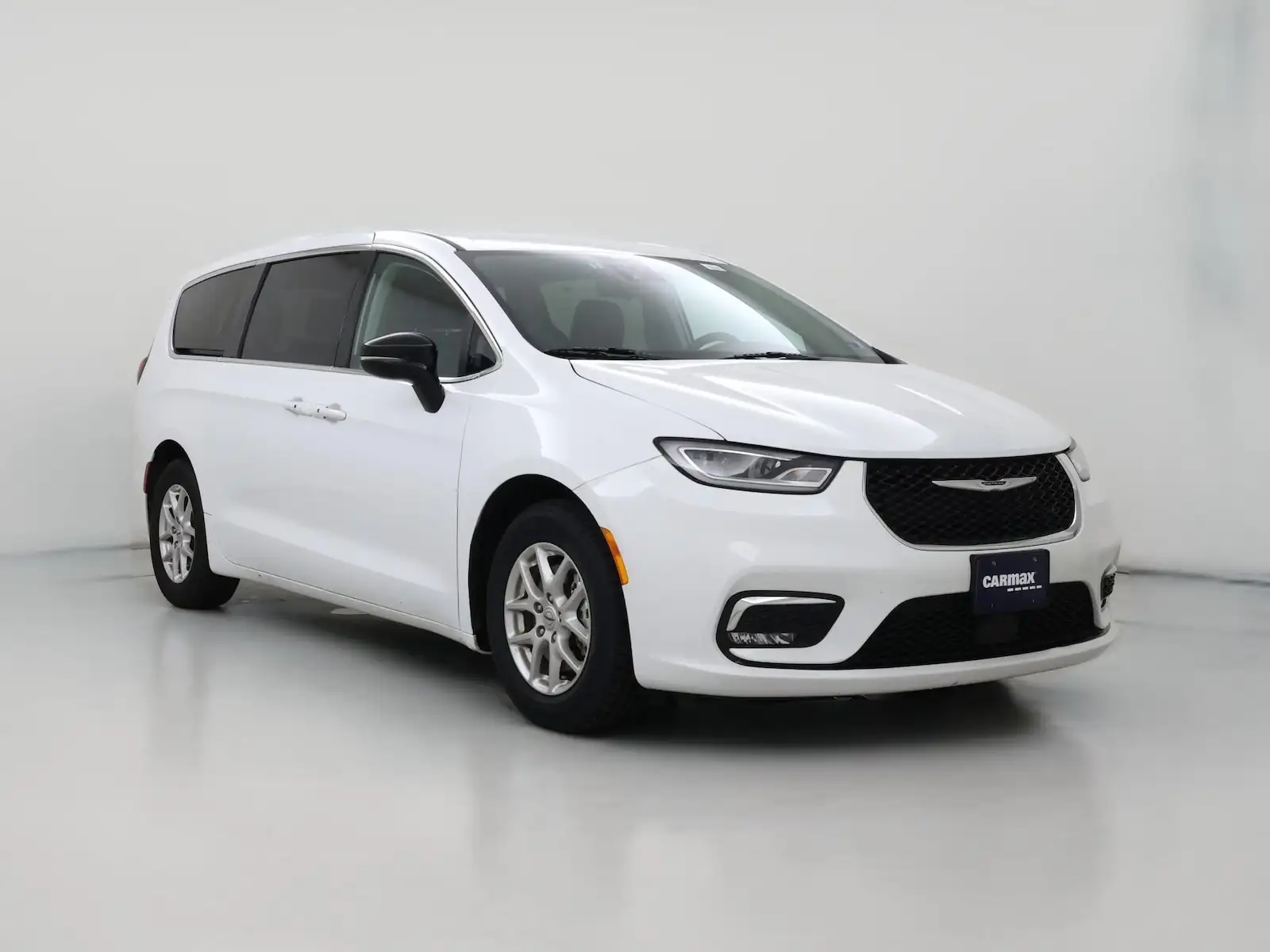 2024 Chrysler Pacifica Touring L's photo